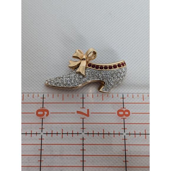 Vtg Swarovski Swan Stamp Red Clear Crystal Pave Gold Tone Shoe Bow Pin Brooch - Picture 4 of 4